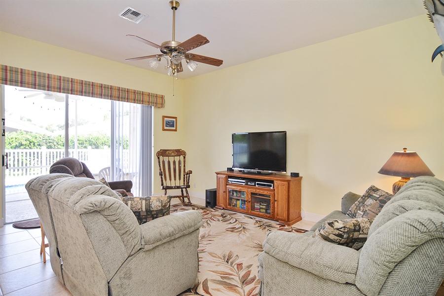 399 Springview Loop Port St. Lucie, FL 34986 - Photo 6 of 30 399 Springview family room