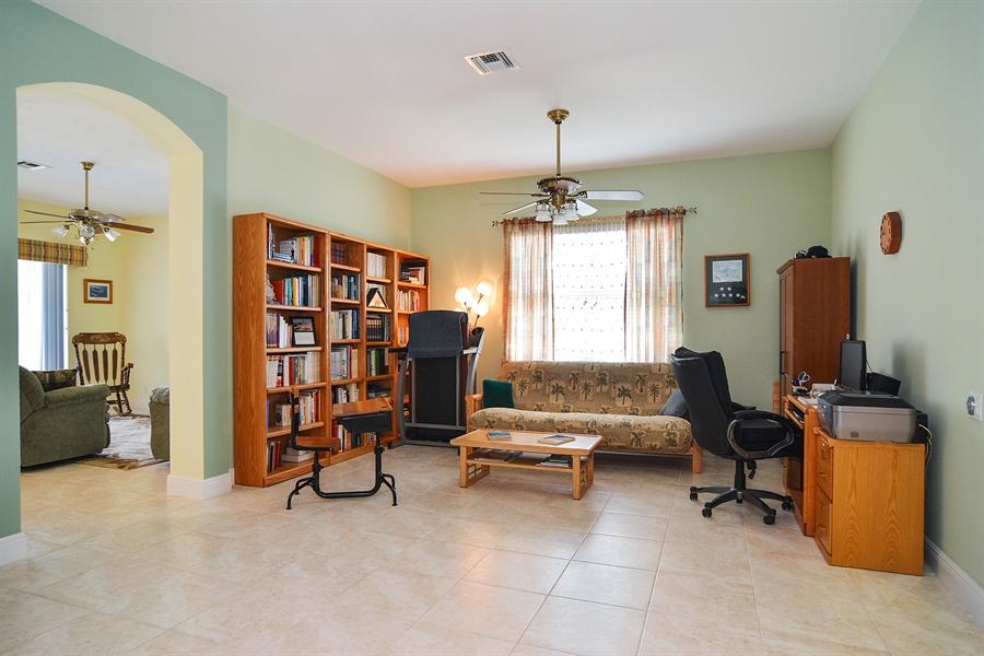 399 Springview Loop Port St. Lucie, FL 34986 - Photo 8 of 30 399 Springview living room