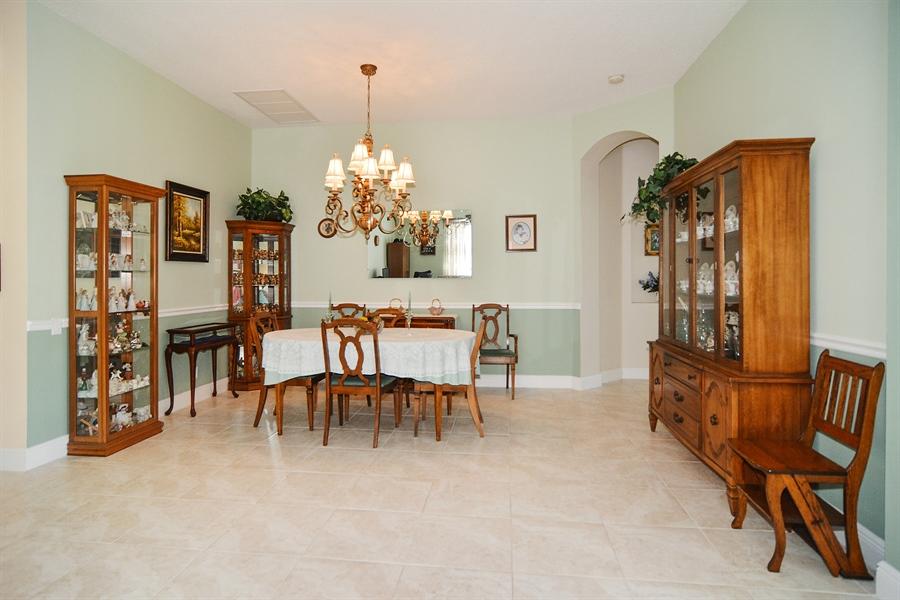 399 Springview Loop Port St. Lucie, FL 34986 - Photo 9 of 30 399 Springview dining room