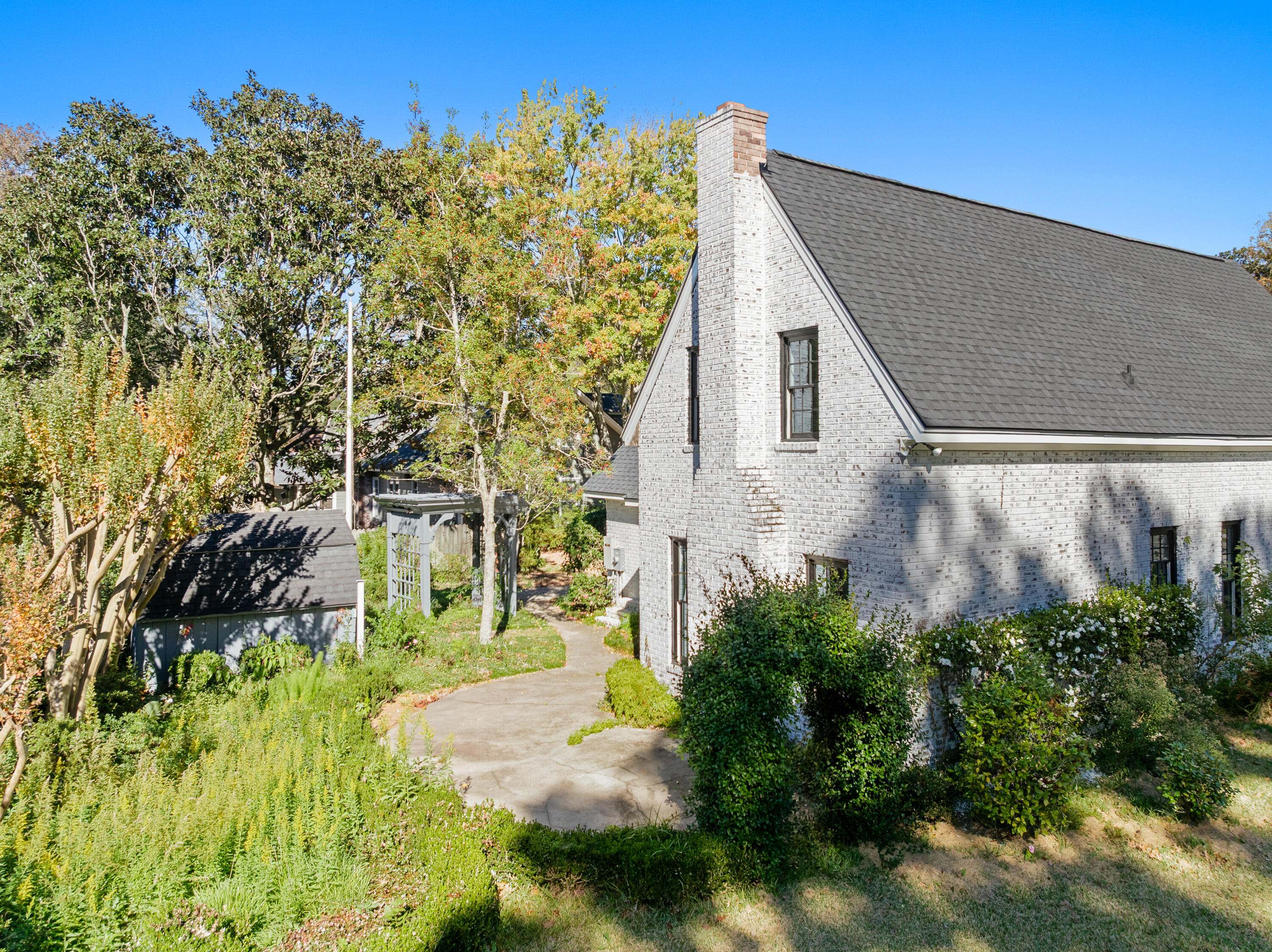 957 Regatta Road Charleston, SC 29412 - Photo 5 of 46 957RegattaRd.NicoleBurbagePhoto-30
