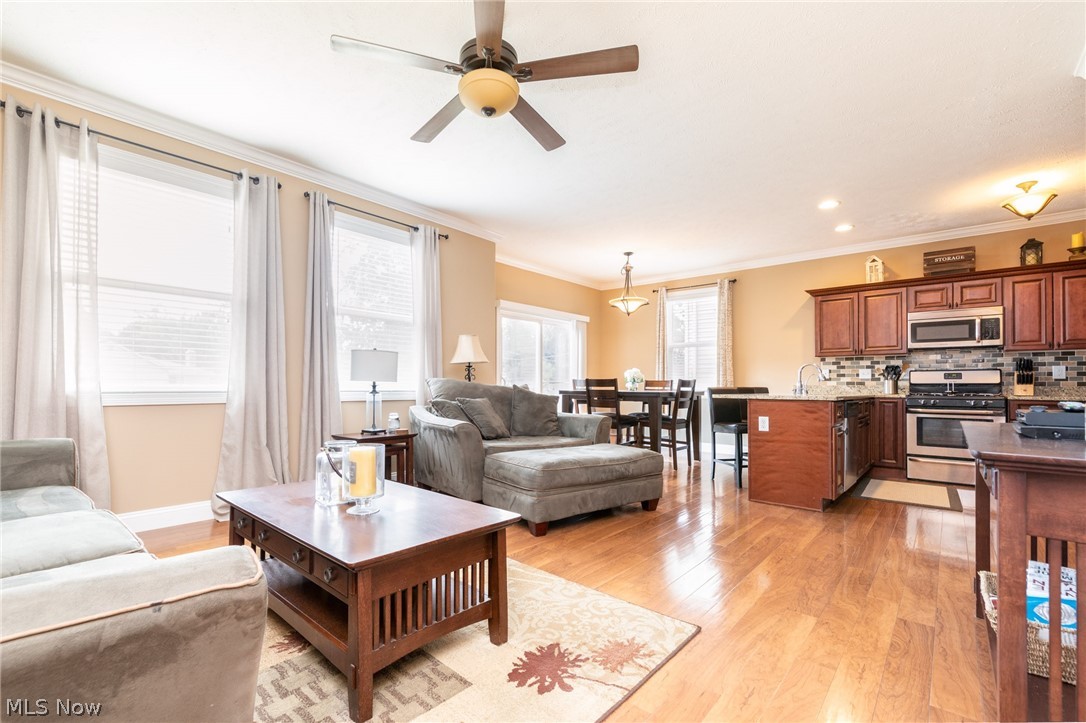 5724 Cherokee Road Cleveland, OH 44124 - Photo 3 of 29