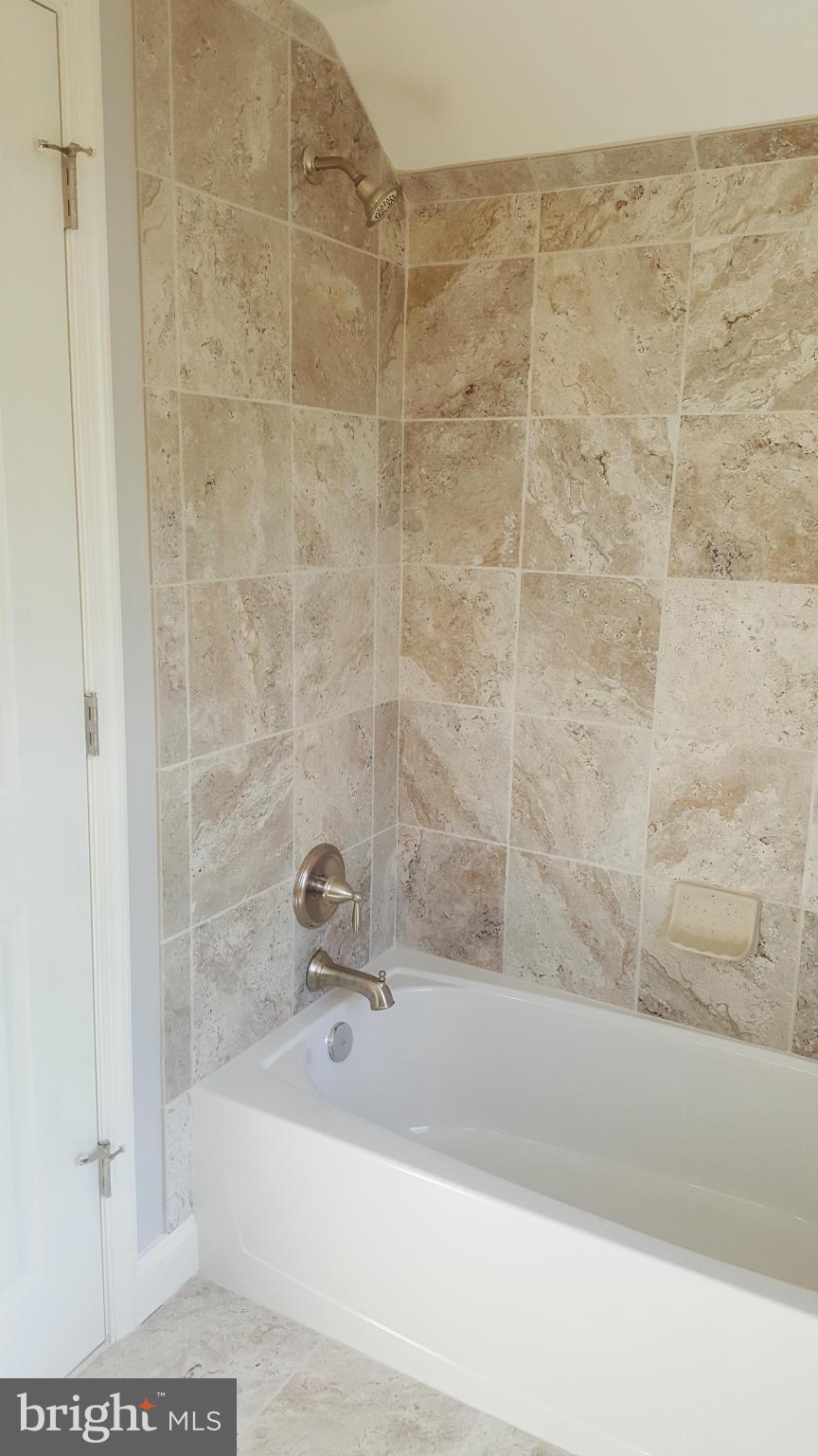445 Cleveland Road Linthicum Heights, MD 21090 - Photo 22 of 29 Bath (Master)