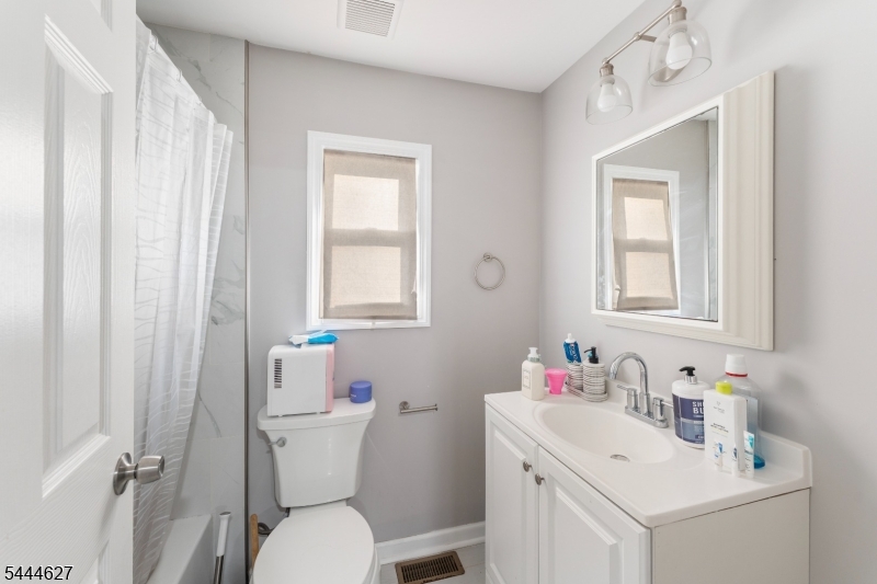 325 Roycefield Road Hillsborough, NJ 08844 - Photo 12 of 41