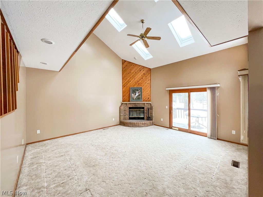 9034 Inverrary Warren, OH 44484 - Photo 4 of 28 Living Room