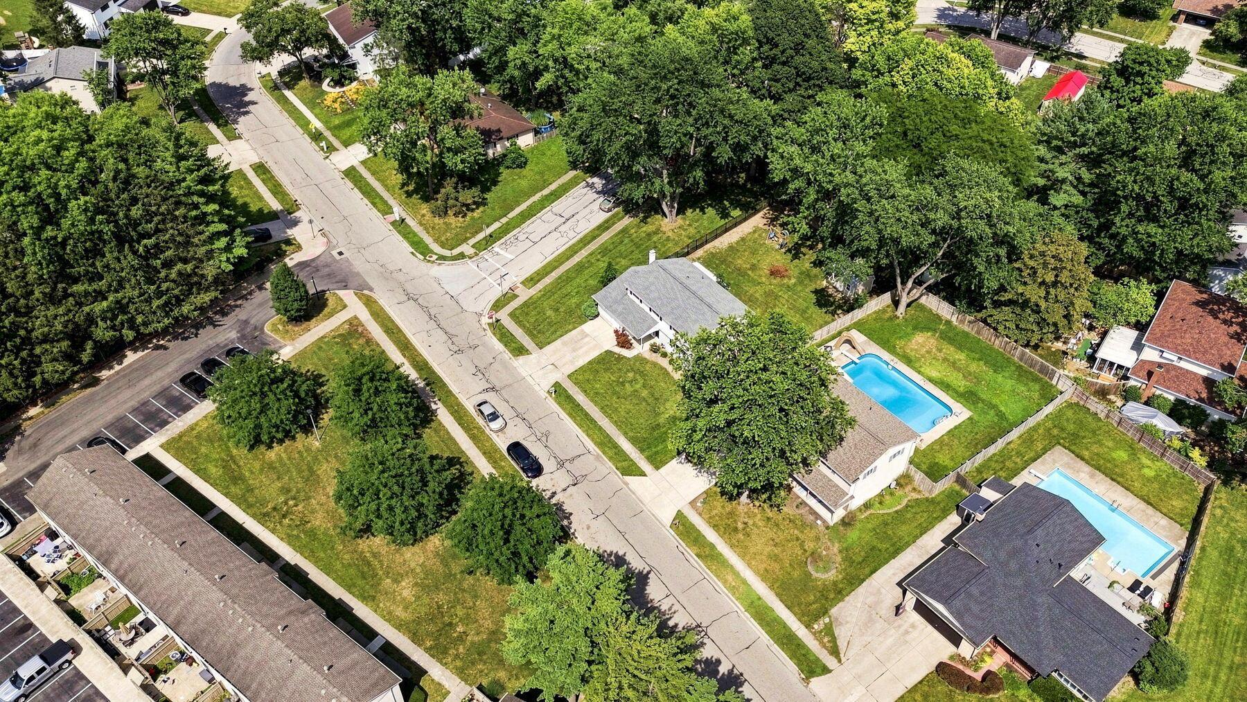 180 Landover Road Columbus, OH 43230 - Photo 11 of 60 aerial view