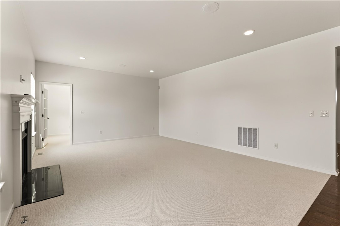 84 Elmcrest Rise Henrietta, NY 14586 - Photo 15 of 47 Gallery Image 15