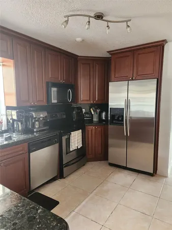 $4,100 | 925 Opal Terrace, Unit 925, Weston, FL 33326