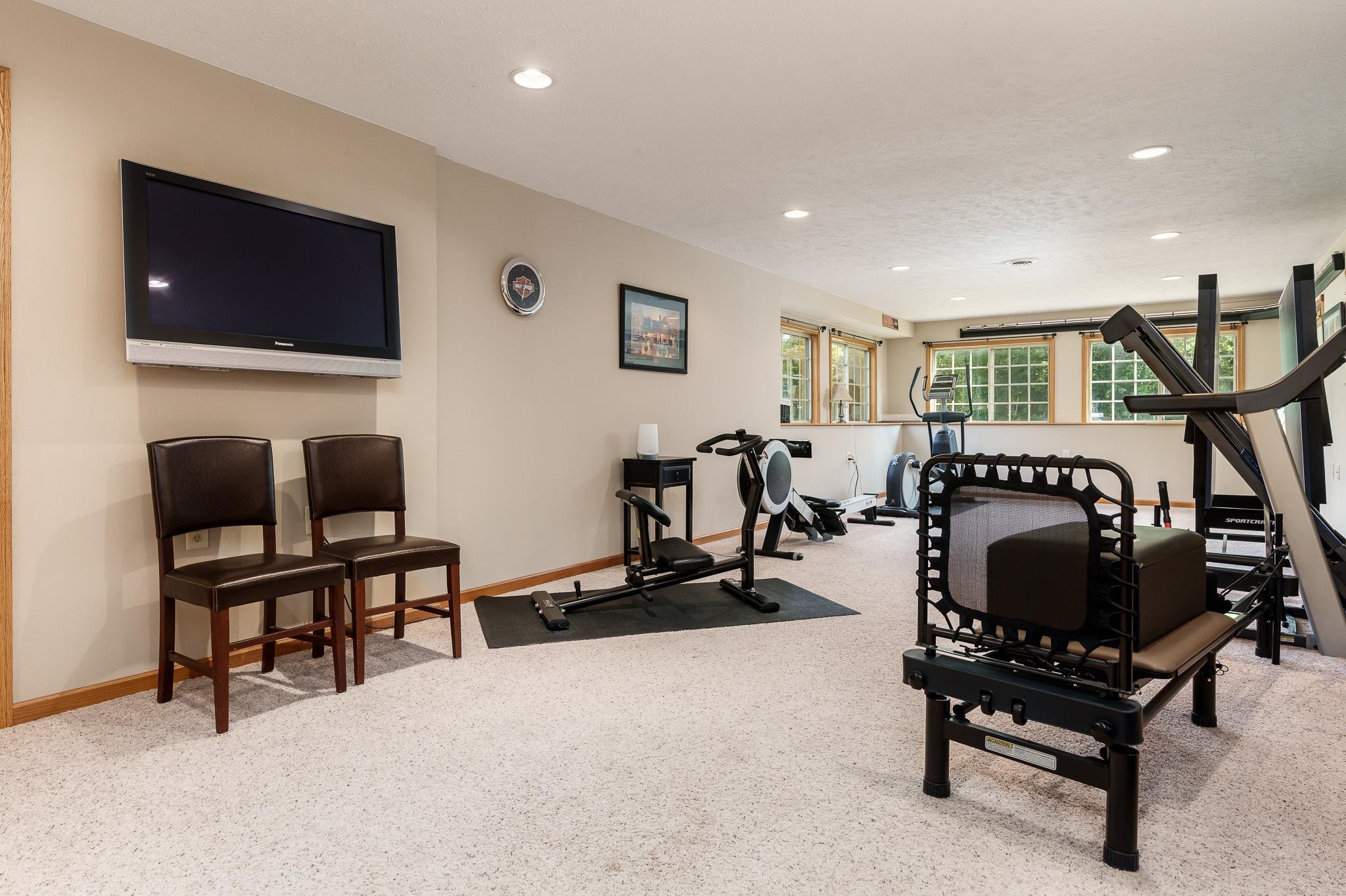 11803 Love Road Roscoe, IL 61073 - Photo 39 of 46 Gallery Image 39