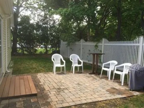 $4,100 | 633 Saw Mill Brook Parkway, Newton, MA 02459