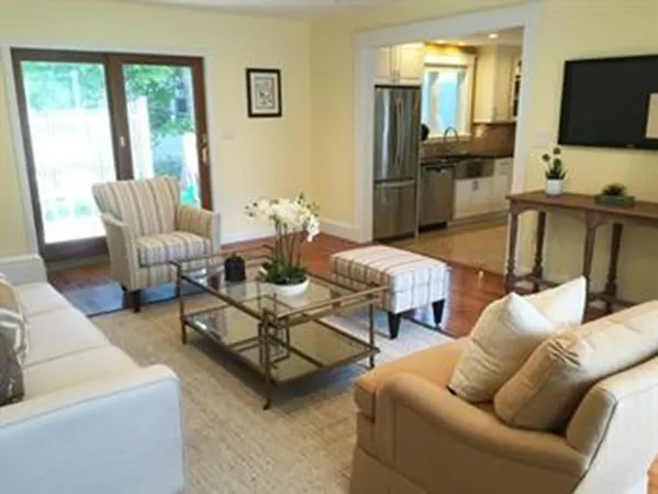 $4,100 | 633 Saw Mill Brook Parkway, Newton, MA 02459