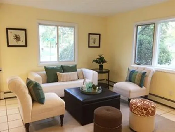 $4,100 | 633 Saw Mill Brook Parkway, Newton, MA 02459