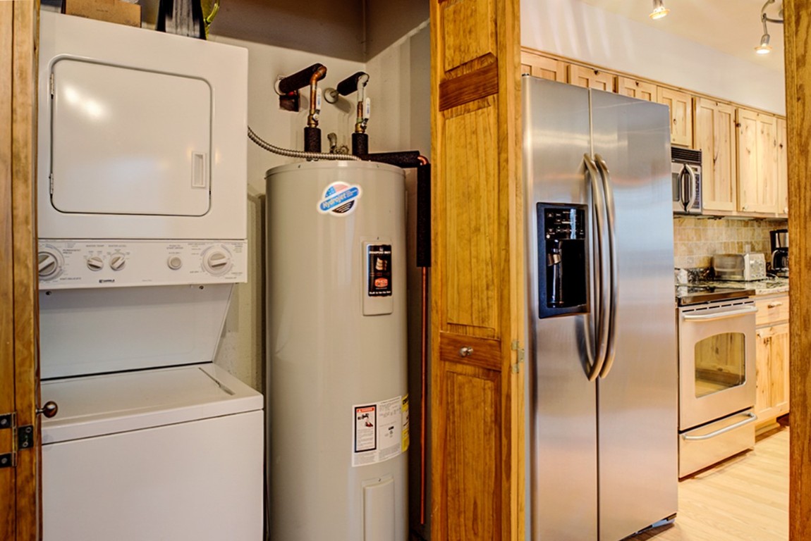 465 4 O Clock Road, Unit 105 Breckenridge, CO 80424 - Photo 20 of 34 Washer/Dryer