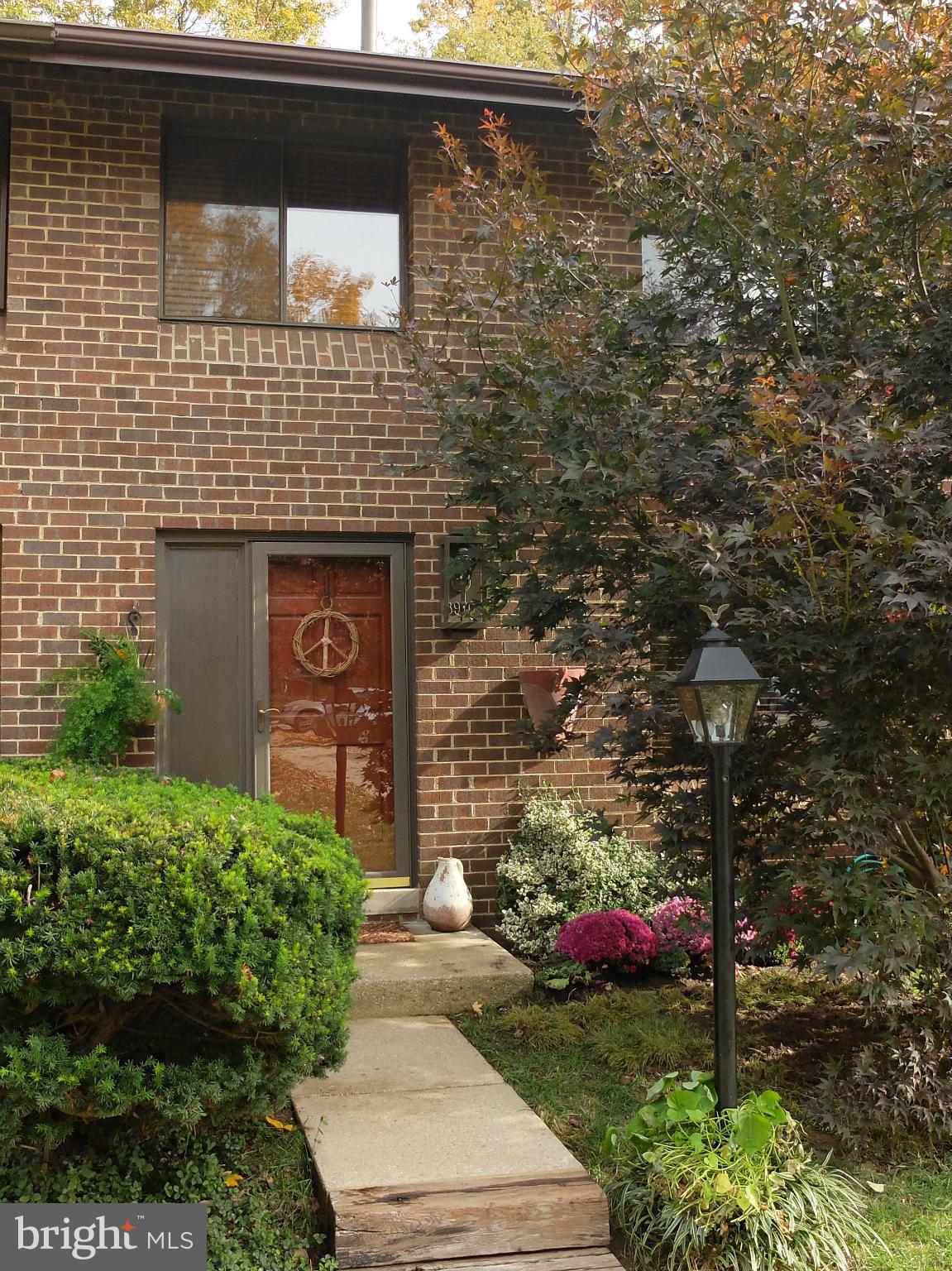 8910 Footed Ridge Columbia, MD 21045 - Photo 2 of 30 Exterior (Front)
