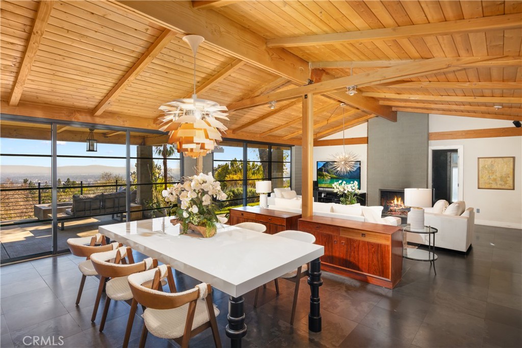 660 Chaparral Road Sierra Madre, CA 91024 - Photo 17 of 73 Interior of Front House