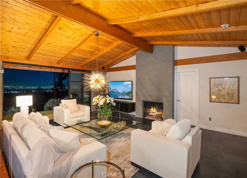 660 Chaparral Road Sierra Madre, CA 91024 - Photo 41 of 73 Interior of Front House