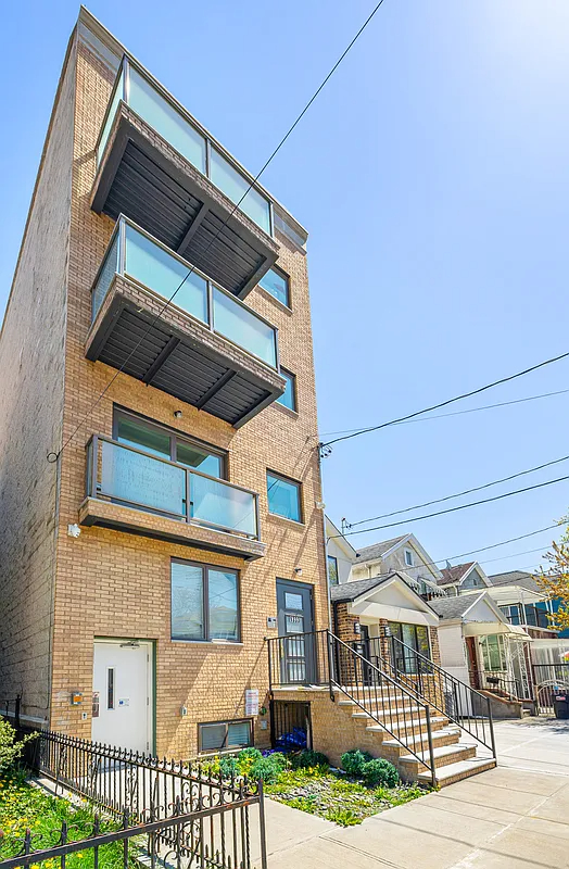 1333 East 14th St  
