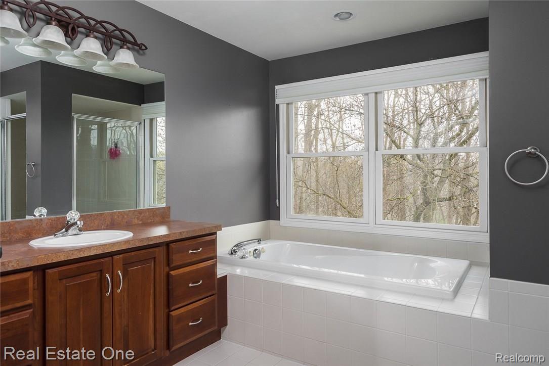 408 Roundview Drive Rochester, MI 48307 - Photo 15 of 32 408 Roundview, Rochester MI, Koteles, 03-11-17-1021-Edit.jpg