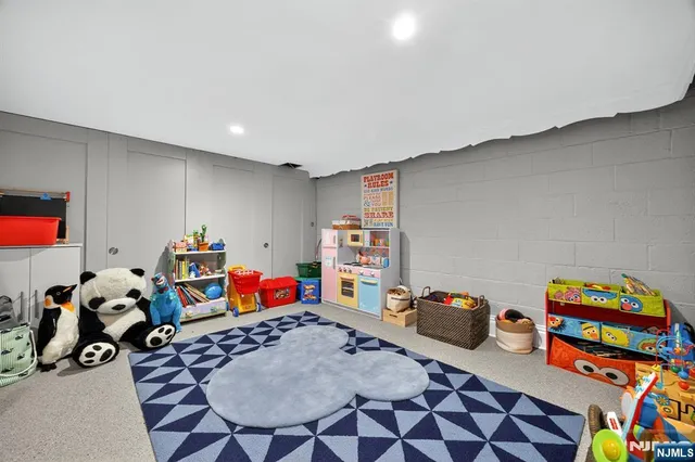 $799,000 | 90 Suncrest Avenue, North Haledon, NJ 07508