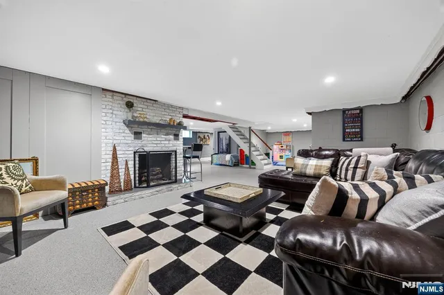 $799,000 | 90 Suncrest Avenue, North Haledon, NJ 07508