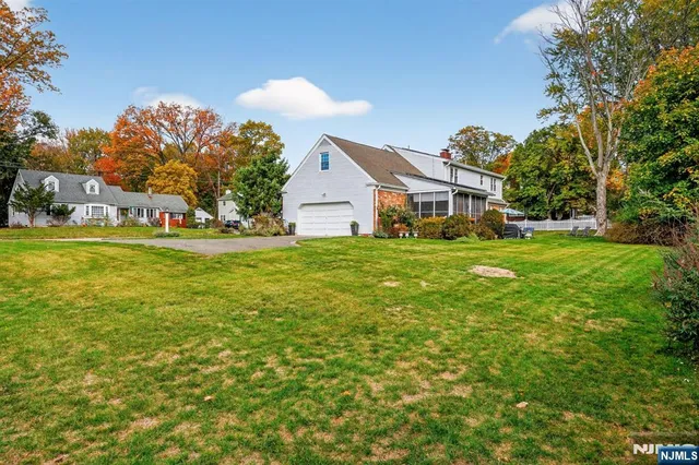 $799,000 | 90 Suncrest Avenue, North Haledon, NJ 07508