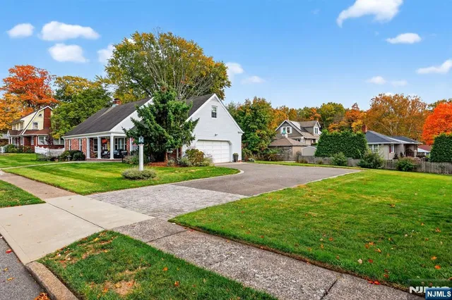 $799,000 | 90 Suncrest Avenue, North Haledon, NJ 07508