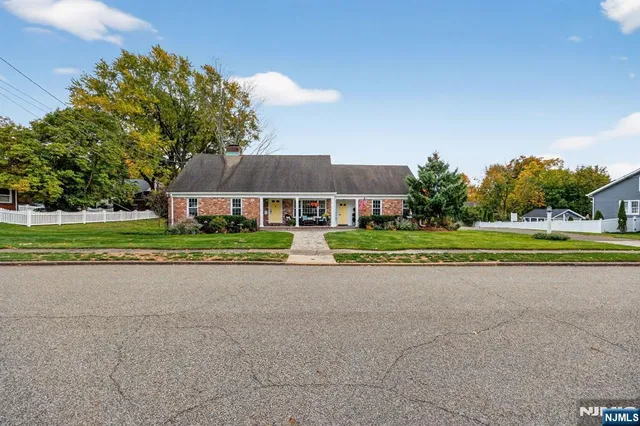 $799,000 | 90 Suncrest Avenue, North Haledon, NJ 07508