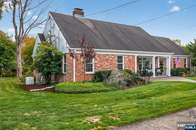 $799,000 | 90 Suncrest Avenue, North Haledon, NJ 07508