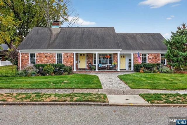 $799,000 | 90 Suncrest Avenue, North Haledon, NJ 07508