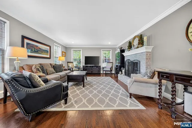 $799,000 | 90 Suncrest Avenue, North Haledon, NJ 07508