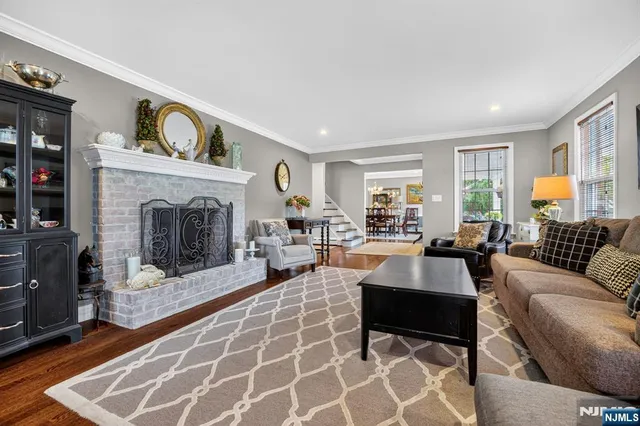 $799,000 | 90 Suncrest Avenue, North Haledon, NJ 07508