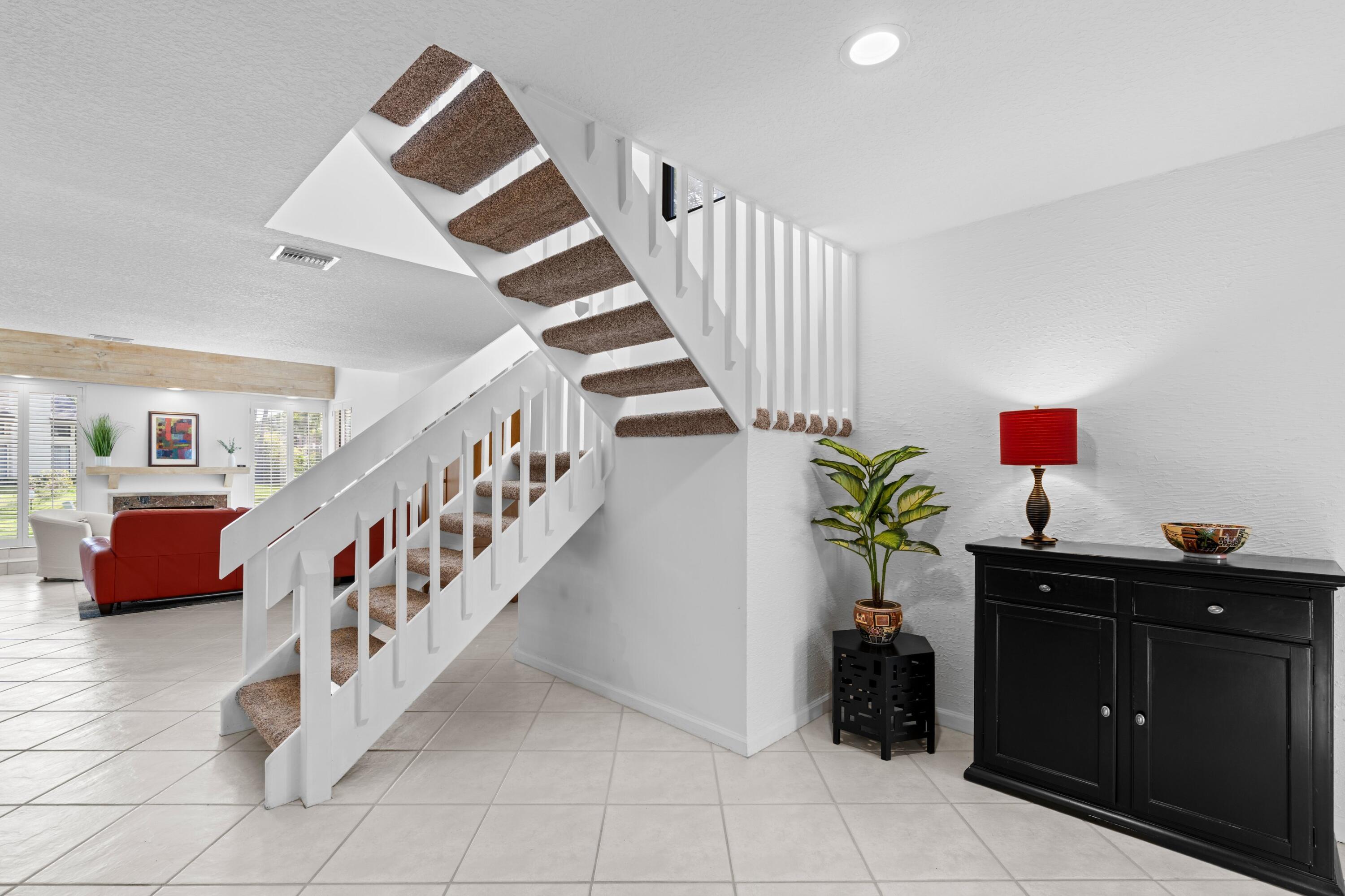 6079 Glendale Drive Boca Raton, FL 33433 - Photo 13 of 49 Foyer