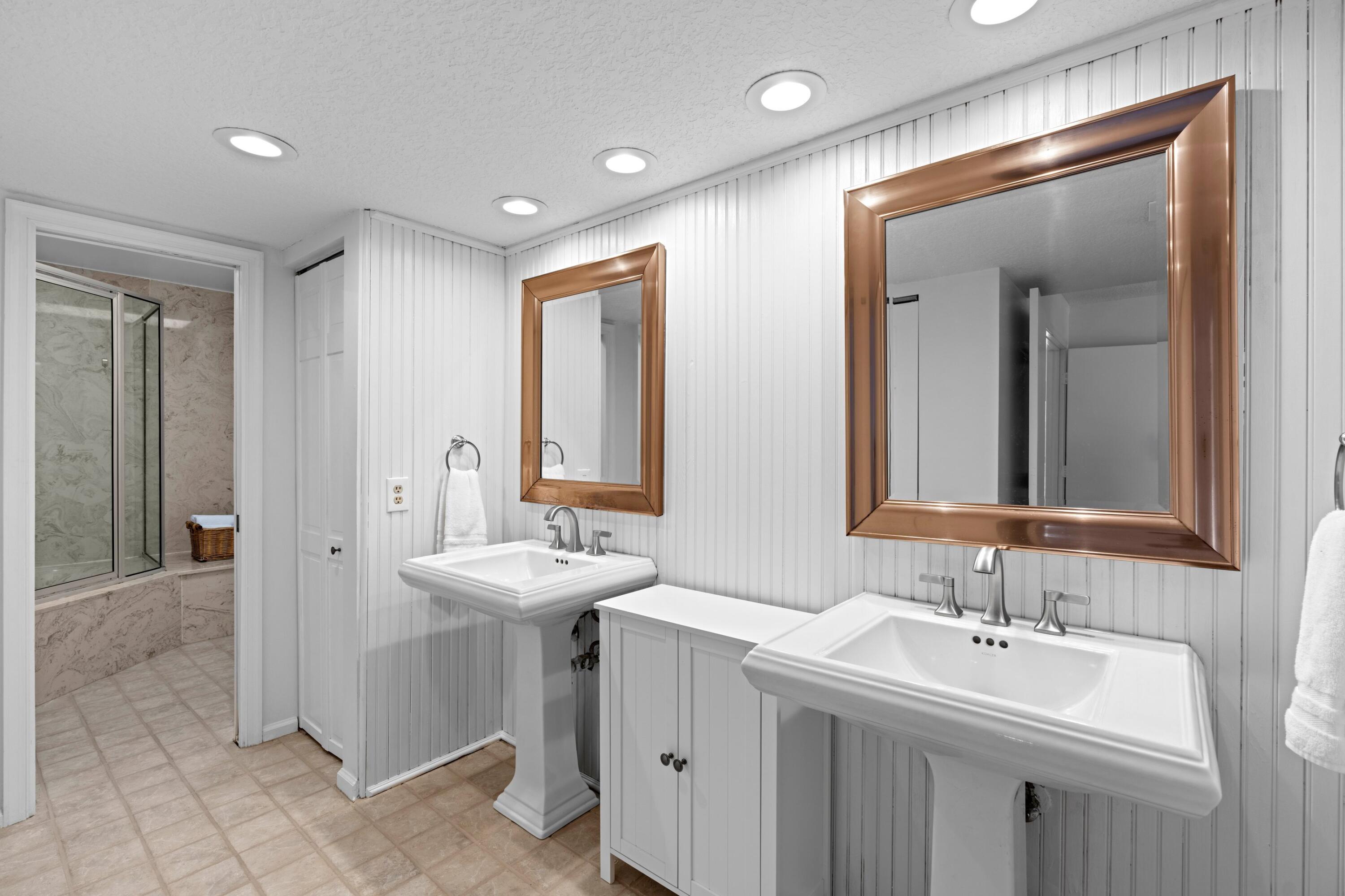 6079 Glendale Drive Boca Raton, FL 33433 - Photo 18 of 49 Primary Bathroom