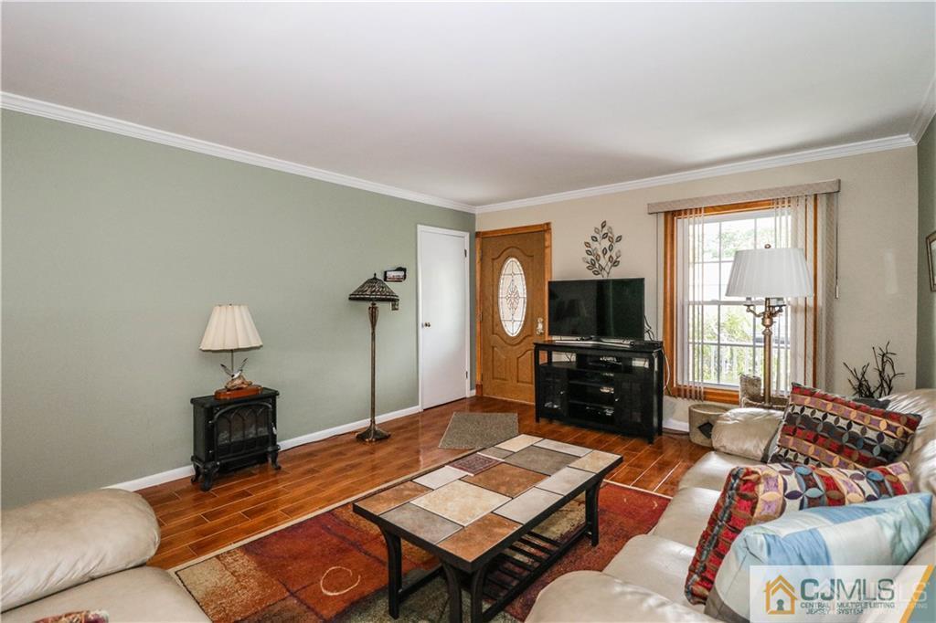 11 Eli Road Colonia, NJ 07067 - Photo 9 of 25 Gallery Image 9