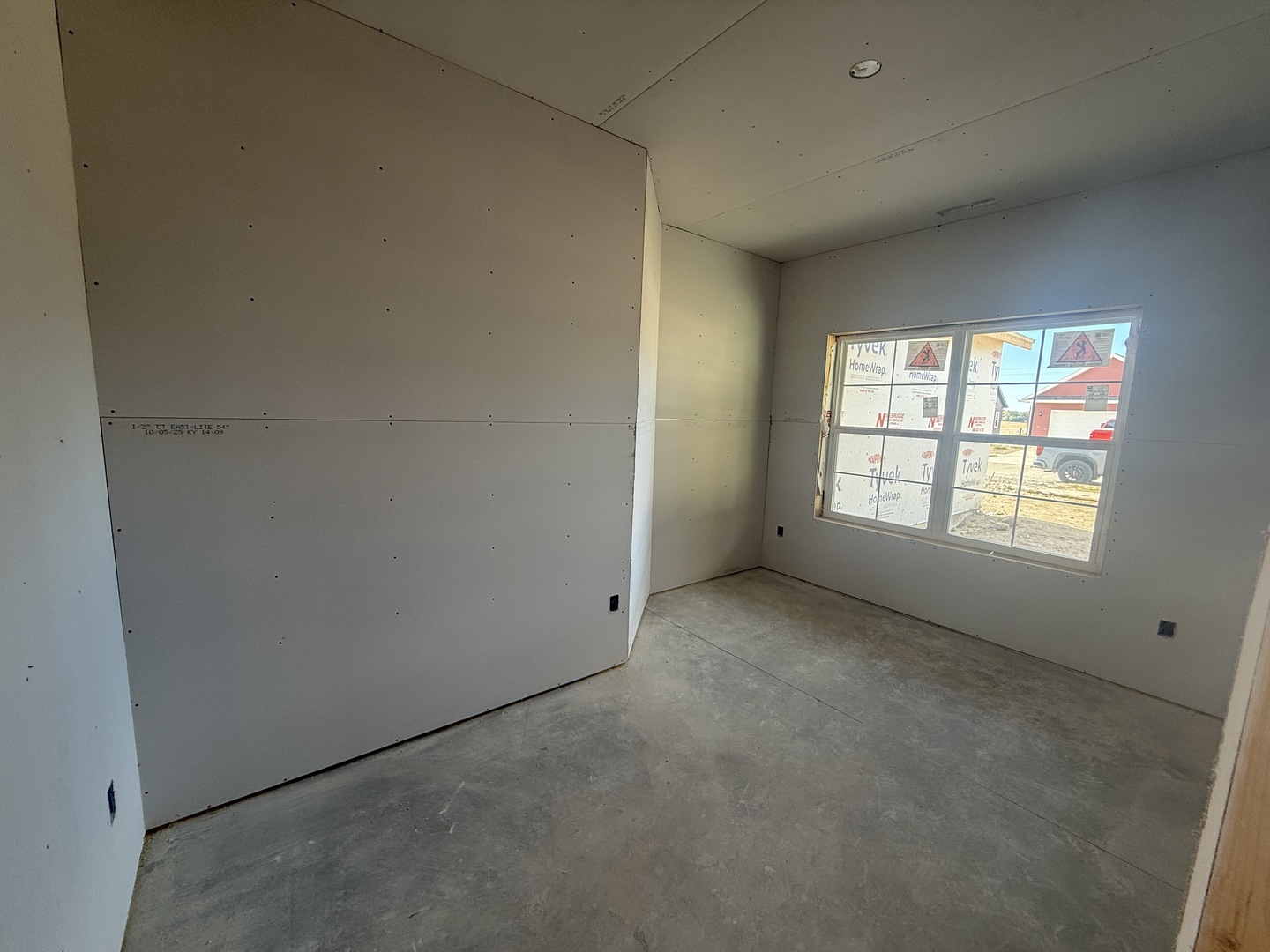 3310 Melissa Lane Urbana, IL 61802 - Photo 13 of 17 an empty room with windows