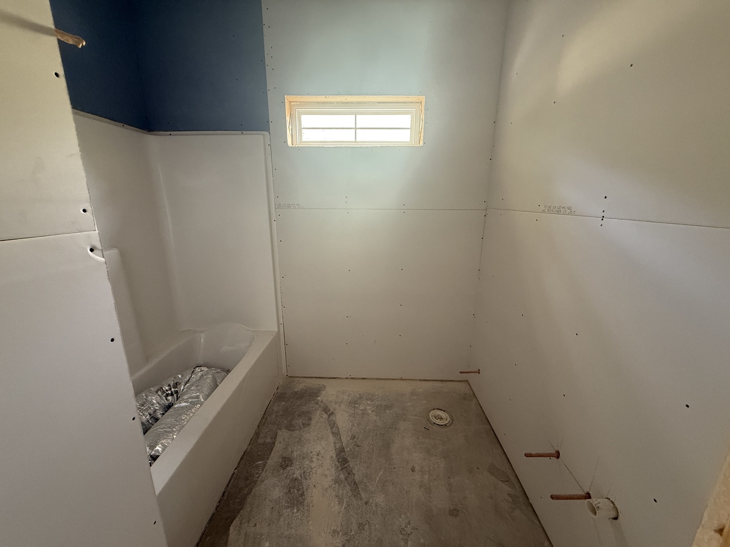 3310 Melissa Lane Urbana, IL 61802 - Photo 10 of 17 an empty room with windows