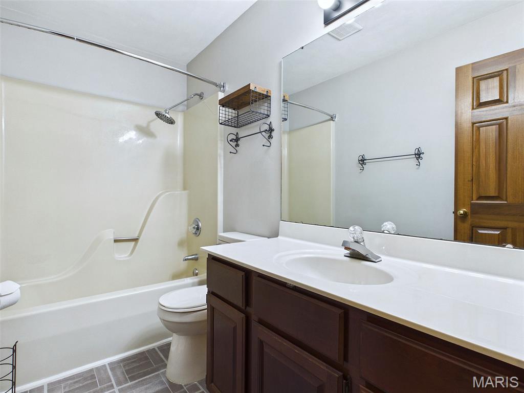 230 Hickory Ridge Belleville, IL 62223 - Photo 38 of 61