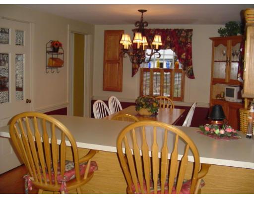 52 Chisholm Road Weymouth, MA 02190 - Photo 6 of 10