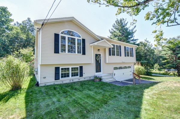 17 Hall Road Oxford, MA 01540 - Photo 1 of 30 Gallery Image 1