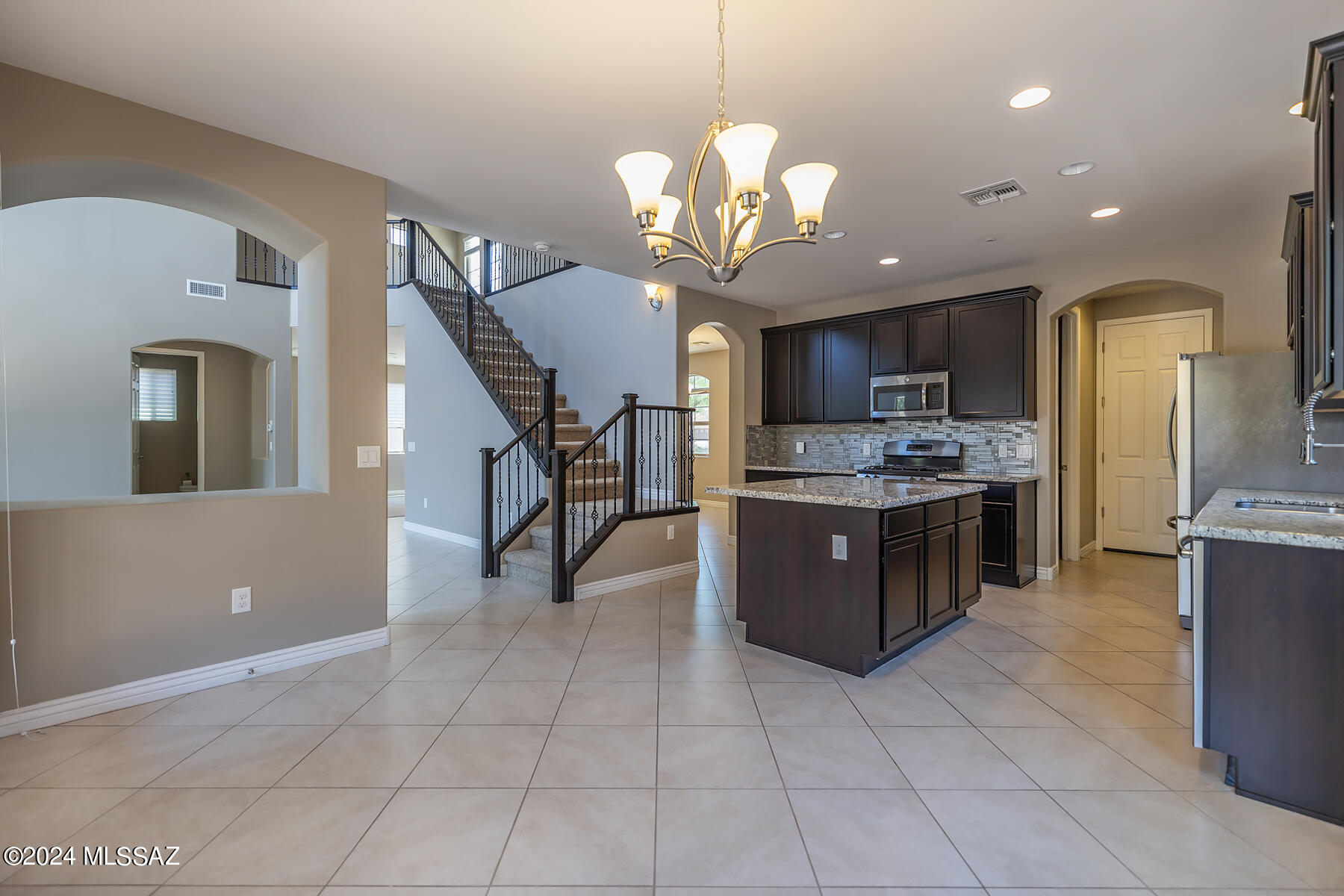 8526 North Gaetano Loop Tucson, AZ 85742 - Photo 11 of 49