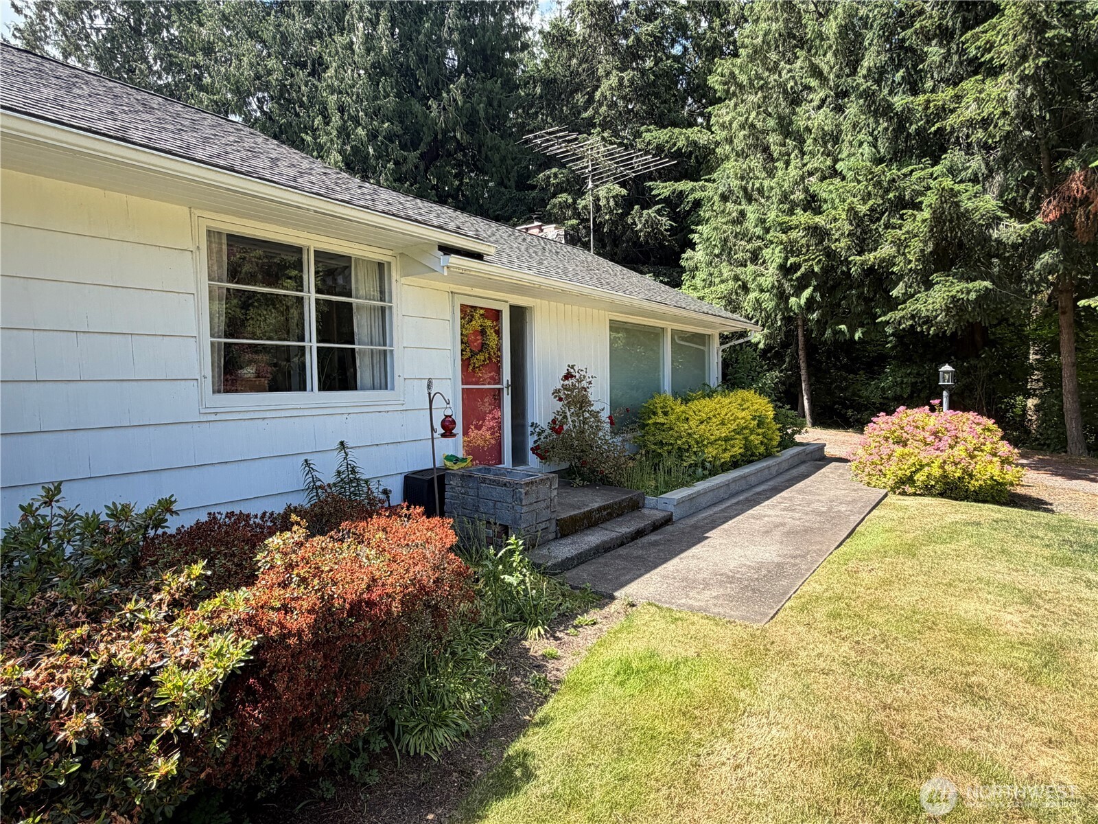 9541 Weidkamp Road Lynden, WA 98264 - Photo 2 of 36
