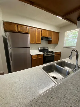 $1,595 | 806 Sirocco Drive, Unit A, Austin, TX 78745