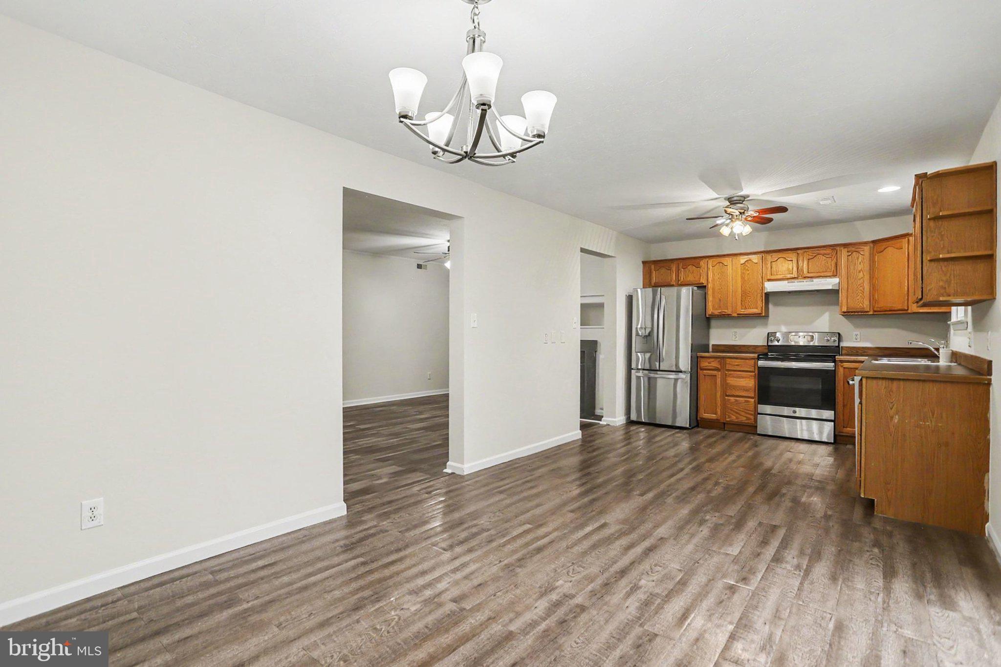 436 Springbrook Court, Unit E1 Hanover, PA 17331 - Photo 18 of 36 Kitchen & Dining Area