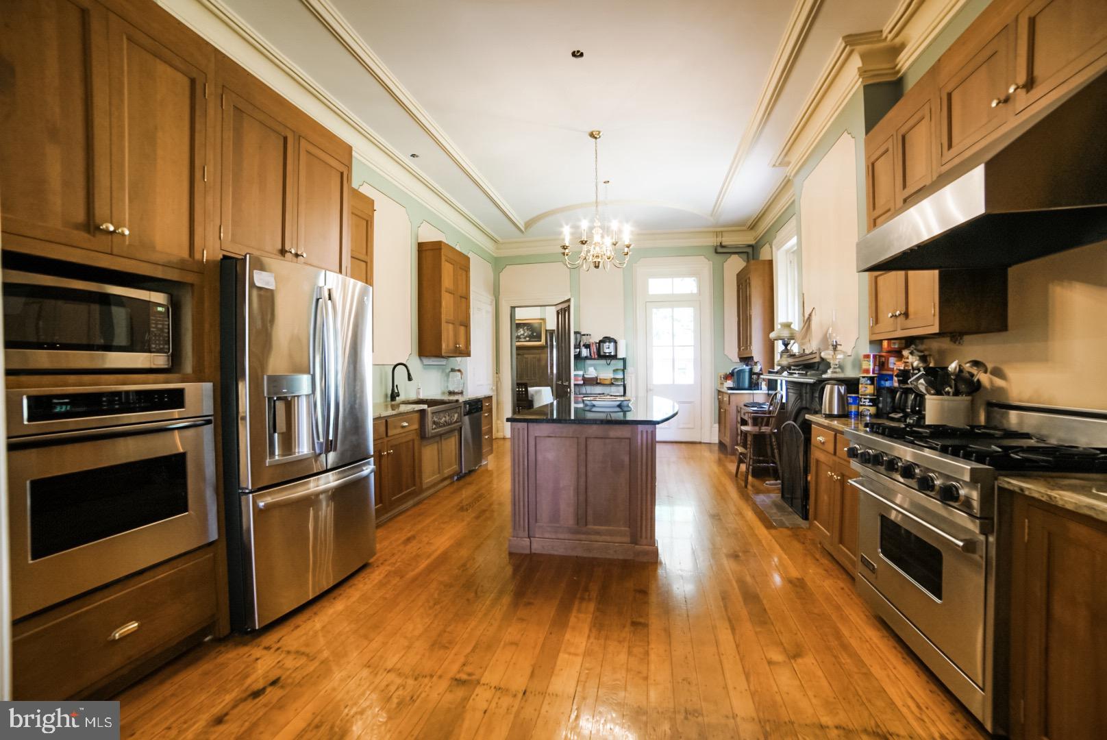 807 Weavertown Road Myerstown, PA 17067 - Photo 12 of 25 Spacious kitchen with elegant finishes.