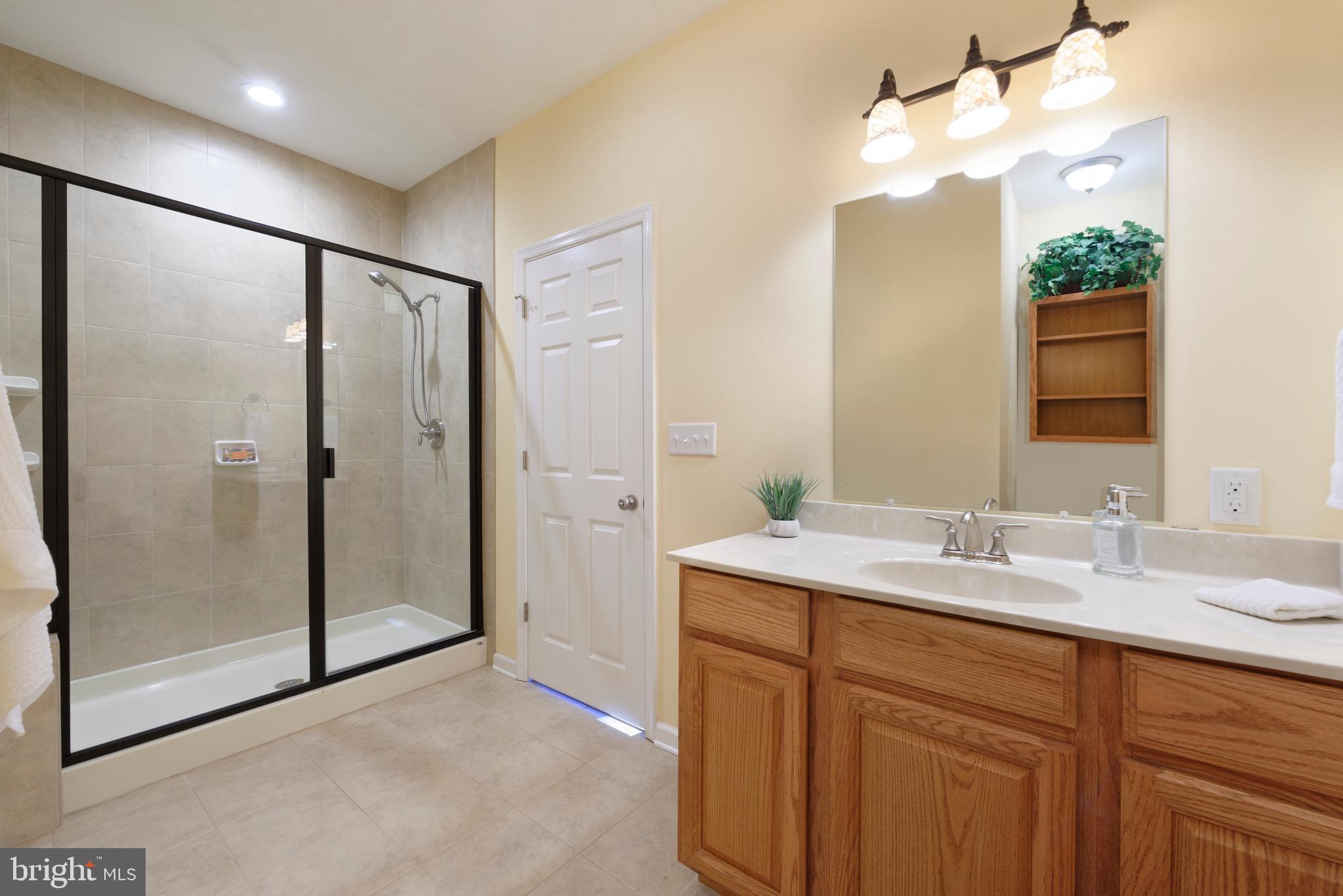 20615 Blue Ridge Mountain Road Paris, VA 20130 - Photo 71 of 80 Full bath in the guest house