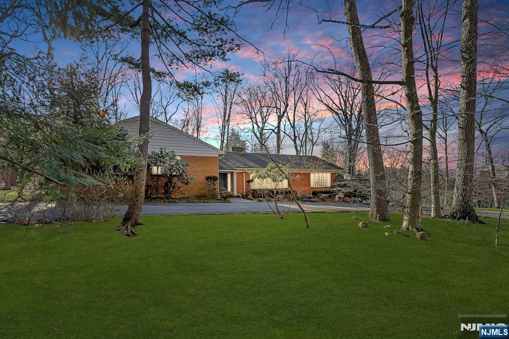 32 Litchfield Way Alpine, NJ 07620 - Photo 1 of 30