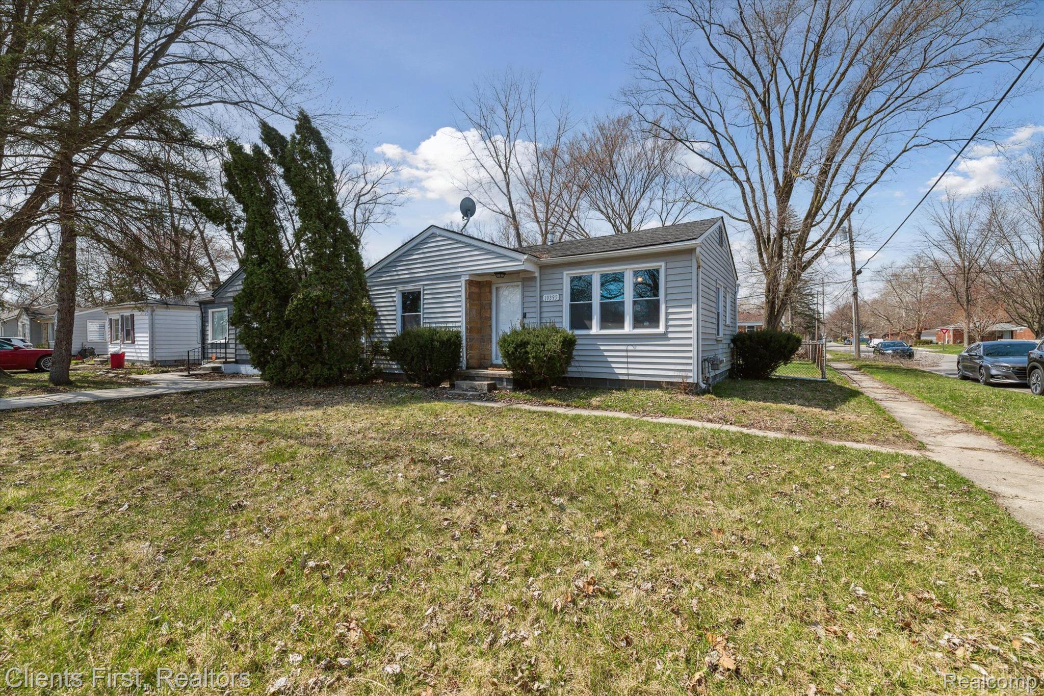 19395 Inkster Road Livonia, MI 48152 - Photo 4 of 30 Gallery Image 4