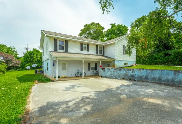 $389,000 | 6625 Vaden Drive, Chattanooga, TN 37421