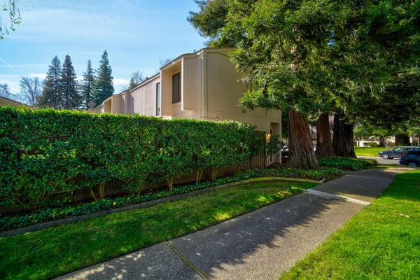 $429,000 | 130 Hartnell Place, Sacramento, CA 95825