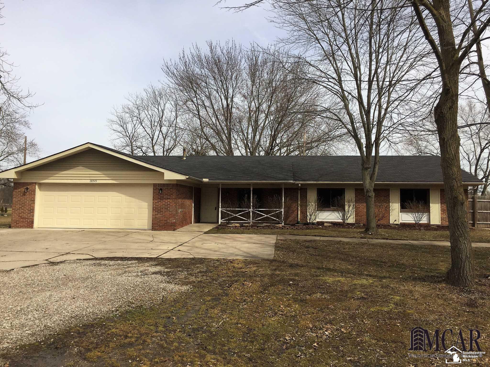 28545 Nieman Road New Boston, MI 48164 - Photo 2 of 20 28545 Nieman