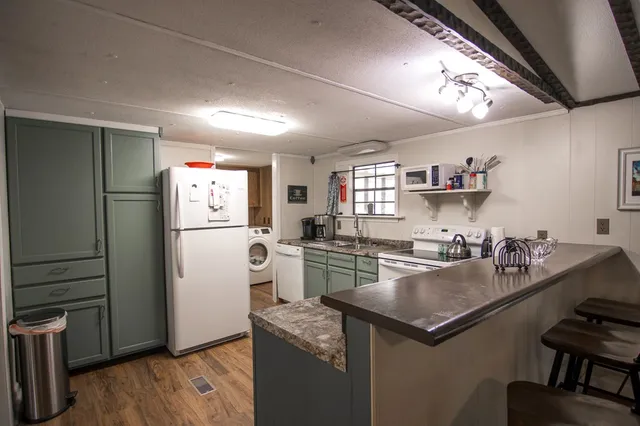 $1,750 | 1631 West Pine Lake Drive, West Point, GA 31833